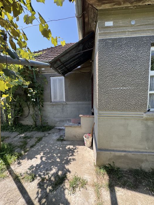 Продаж 2-х будинків та ділянки 25 соток