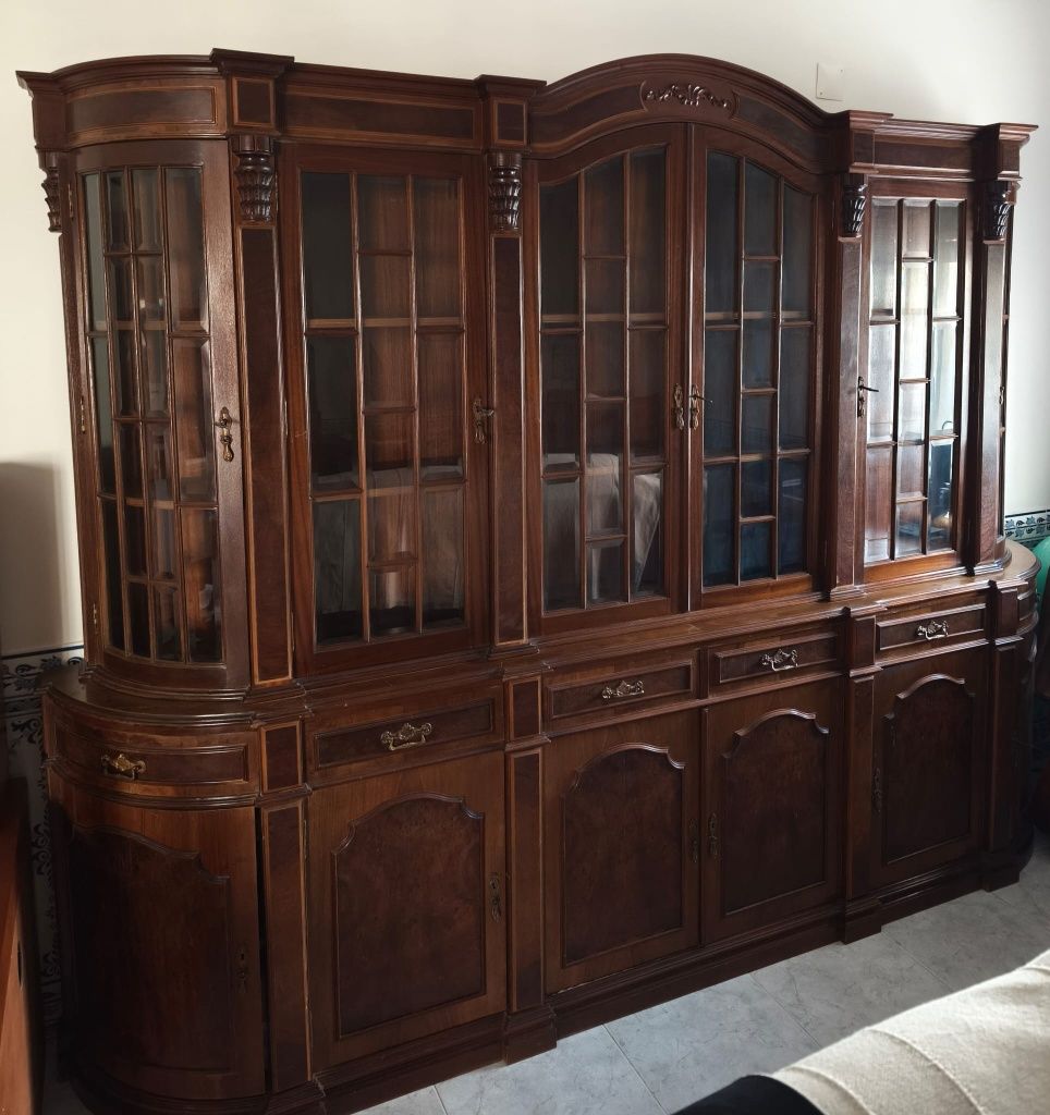 Móvel de sala em madeira