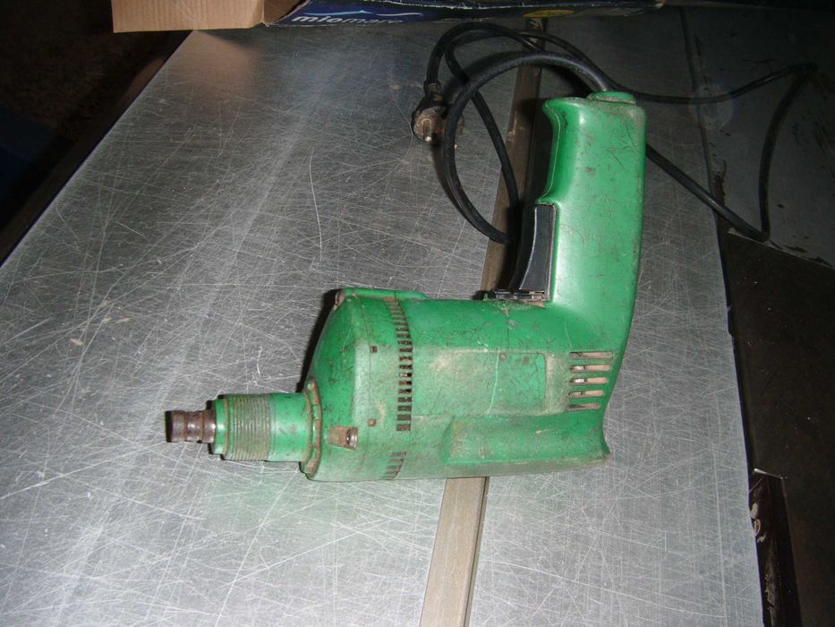 wkrętarka hitahi na 230v