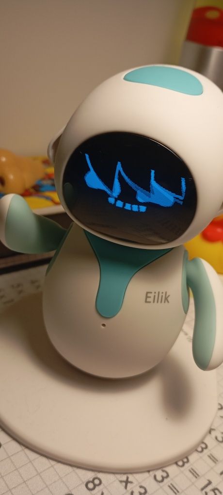 Robot Eilik Energize Lab