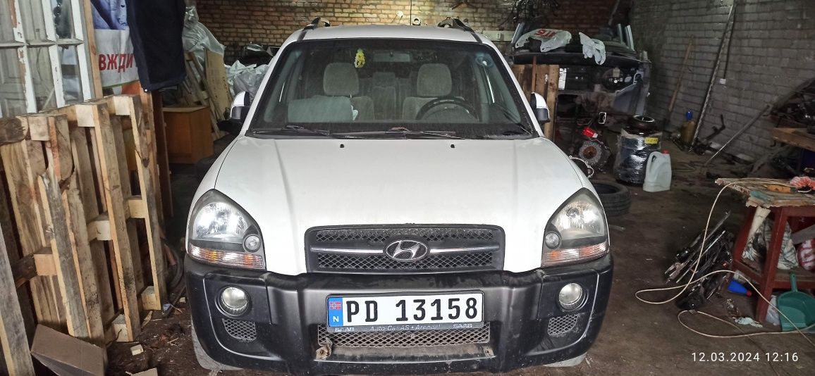 Розбираю Hyundai tucson 2006 4*4 2.0 crdi