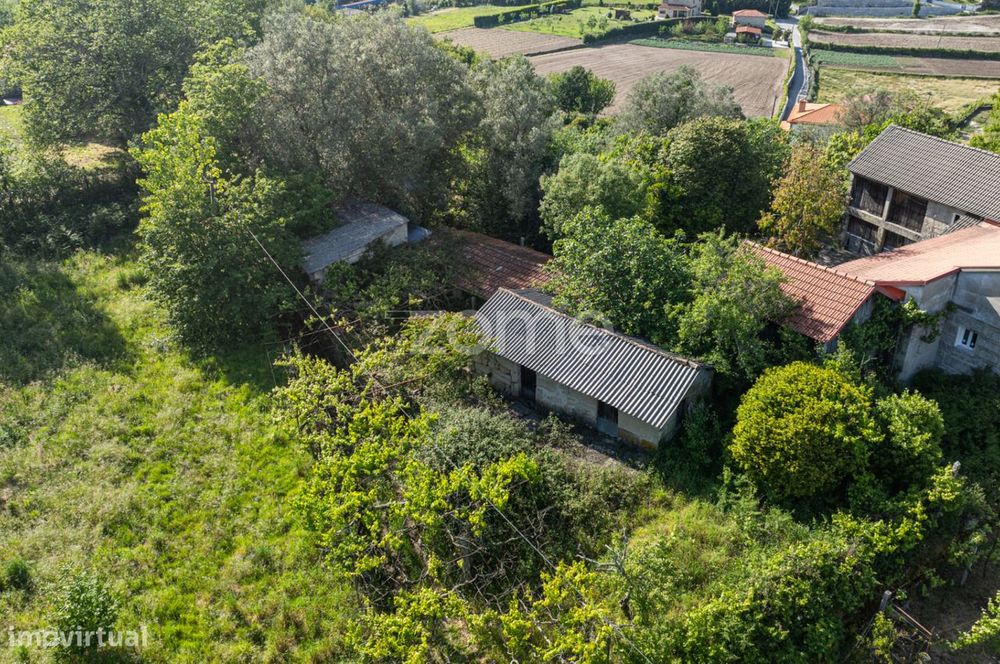 Casa em Ruína para Reconstrução com 12000 m2 Terreno