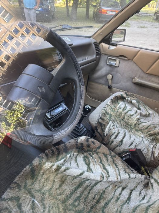 Продам Renault 11