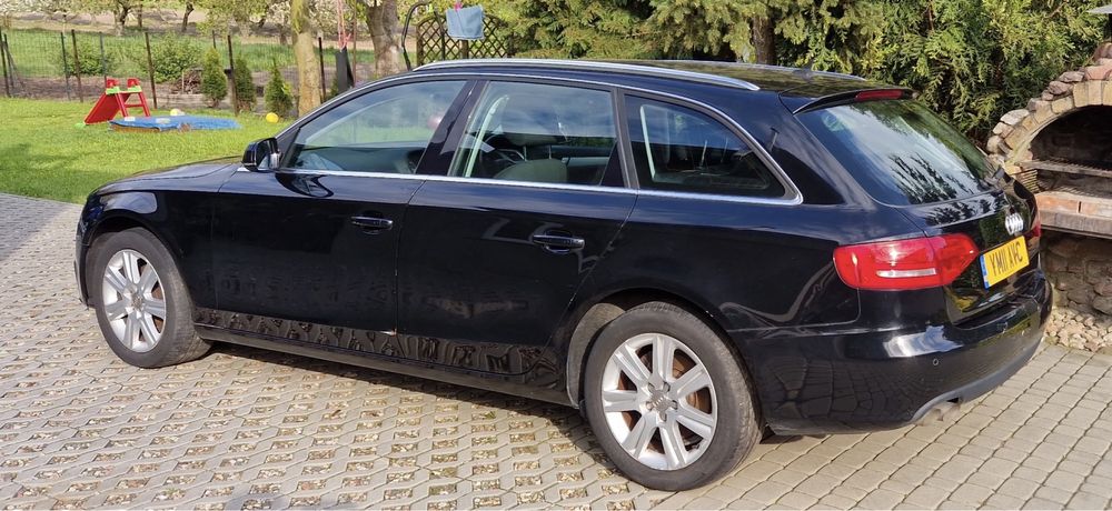 Сидение, консоль, подлокотник. Audi A4 b8 универсал потолок. Козырёк.
