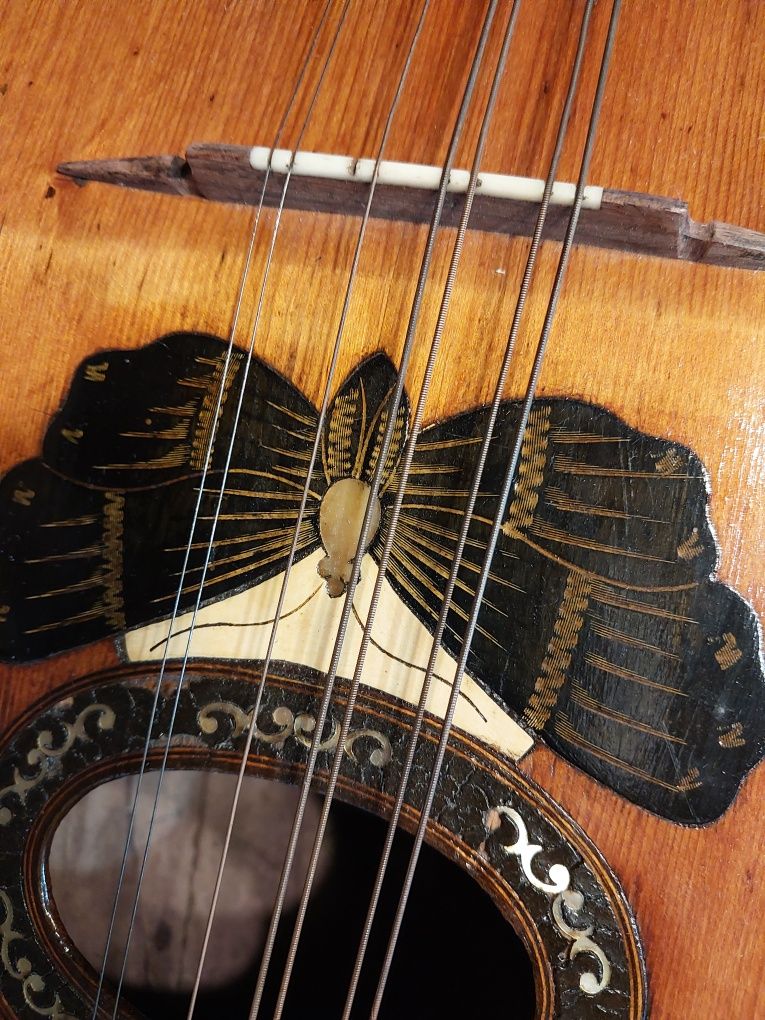 Stara mandolina instrument