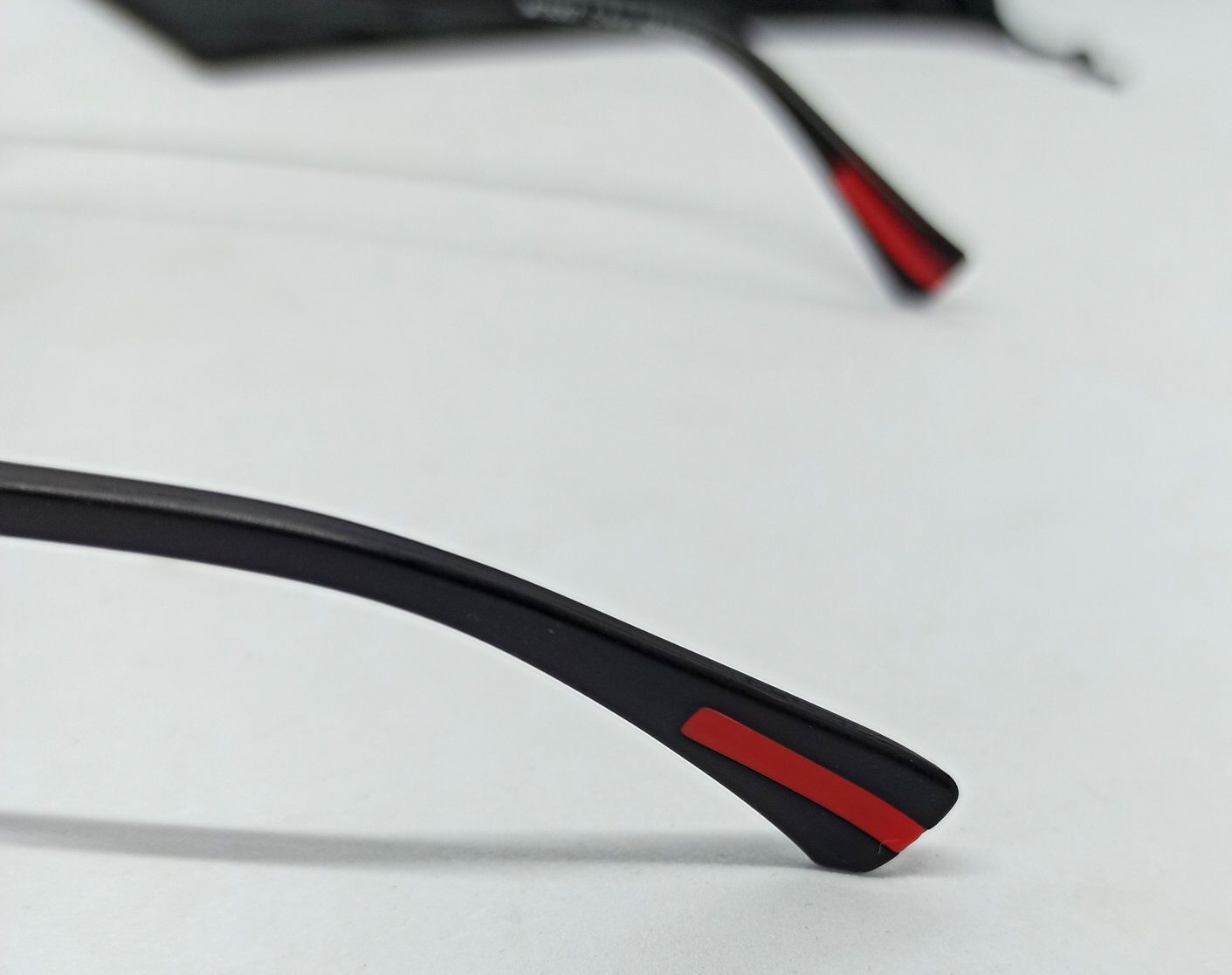 Matrix MT8307 очки мужские черные поляр с красными вставками
