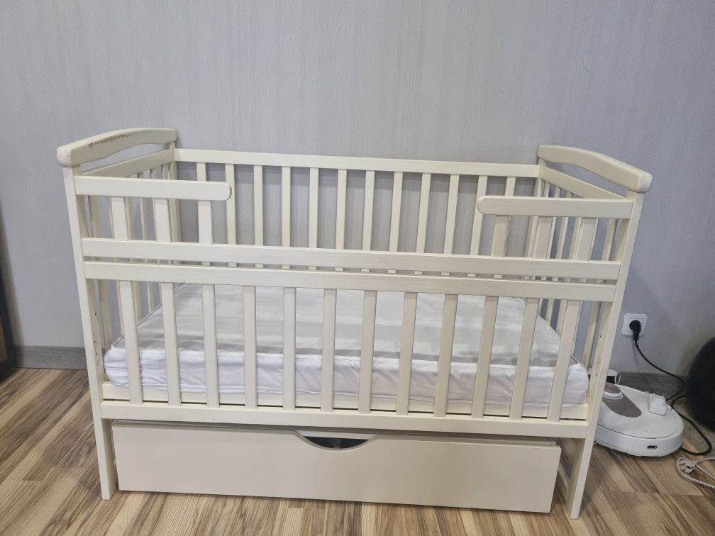 Дитяче ліжко для немовлят