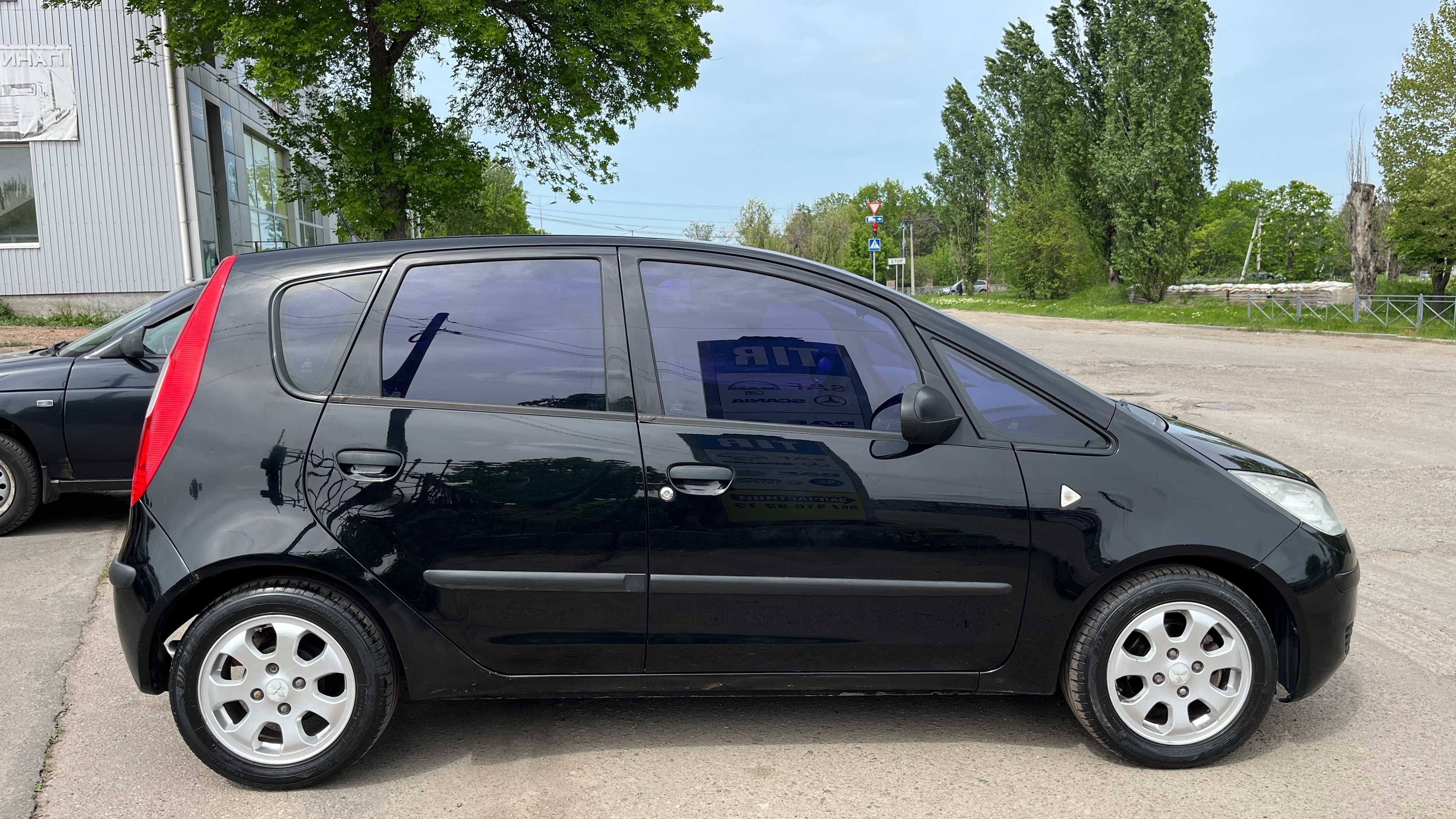 Продам автомобіль Mitsubishi Colt Oficial , 2006 г. Автомат 4900 у.е.