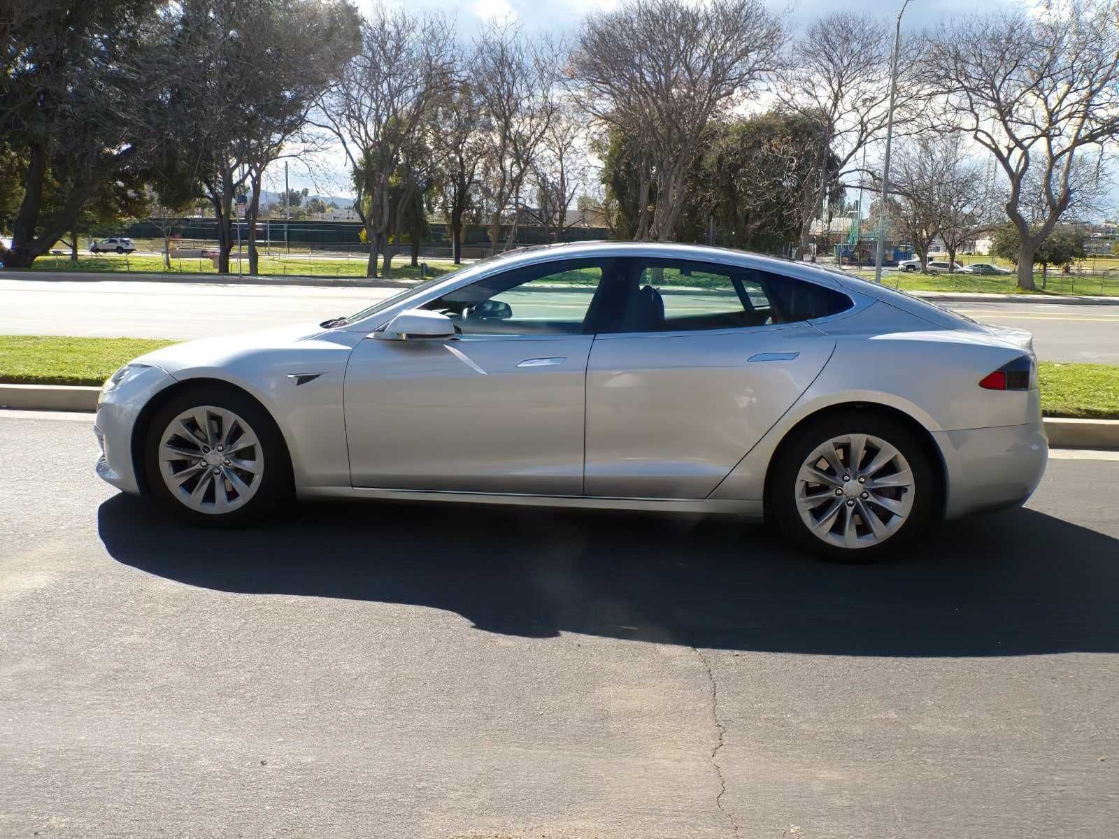 Tesla Model S 2018