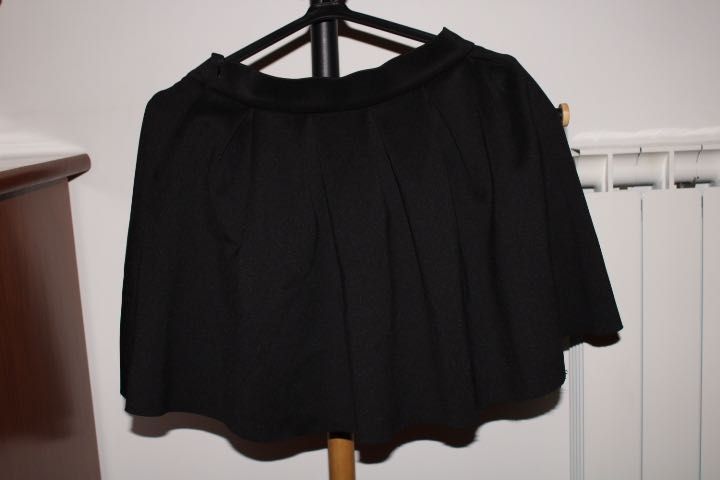 Roupa - saia preta