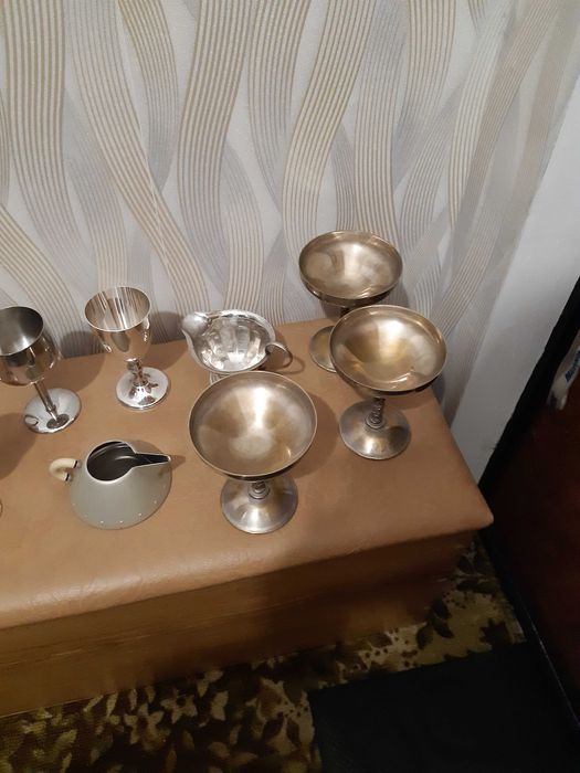 Кухонная утварь(рюмки, бокали, морожнницы)