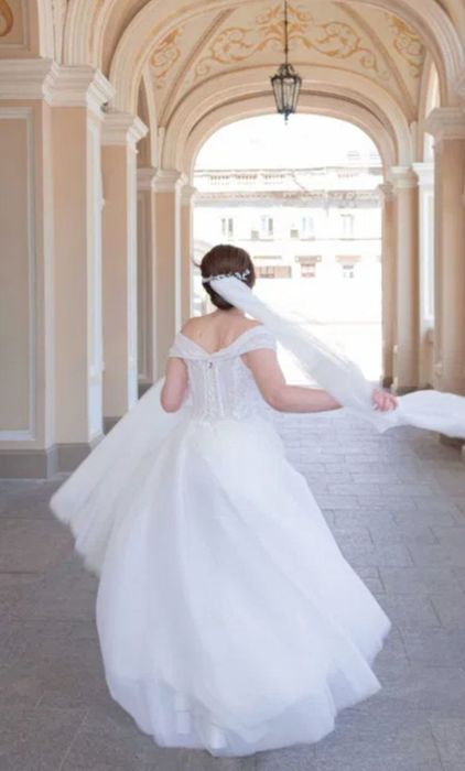 Весільне плаття  , дуже гарне