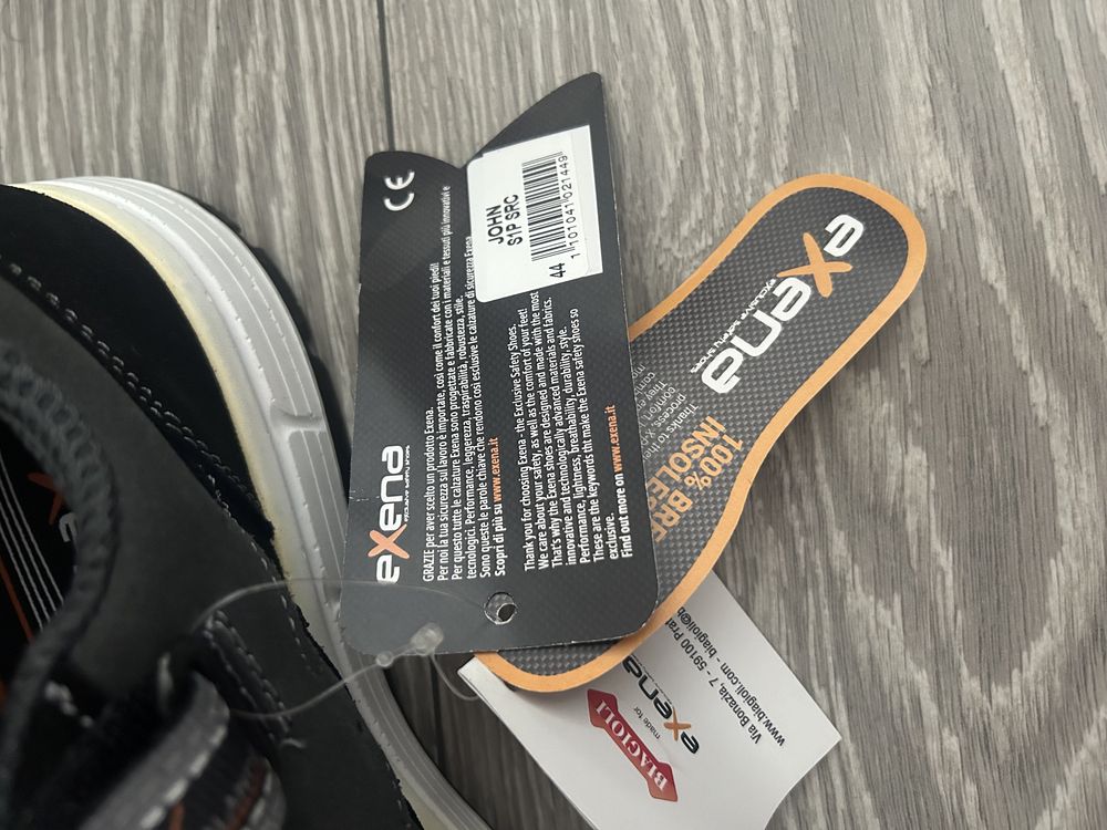 Захисні черевики (кросовки) італійської торгової марки EXENA.