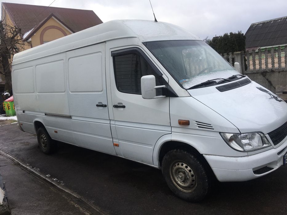 Вантажні перевезення, Бус, Вантажне таксі