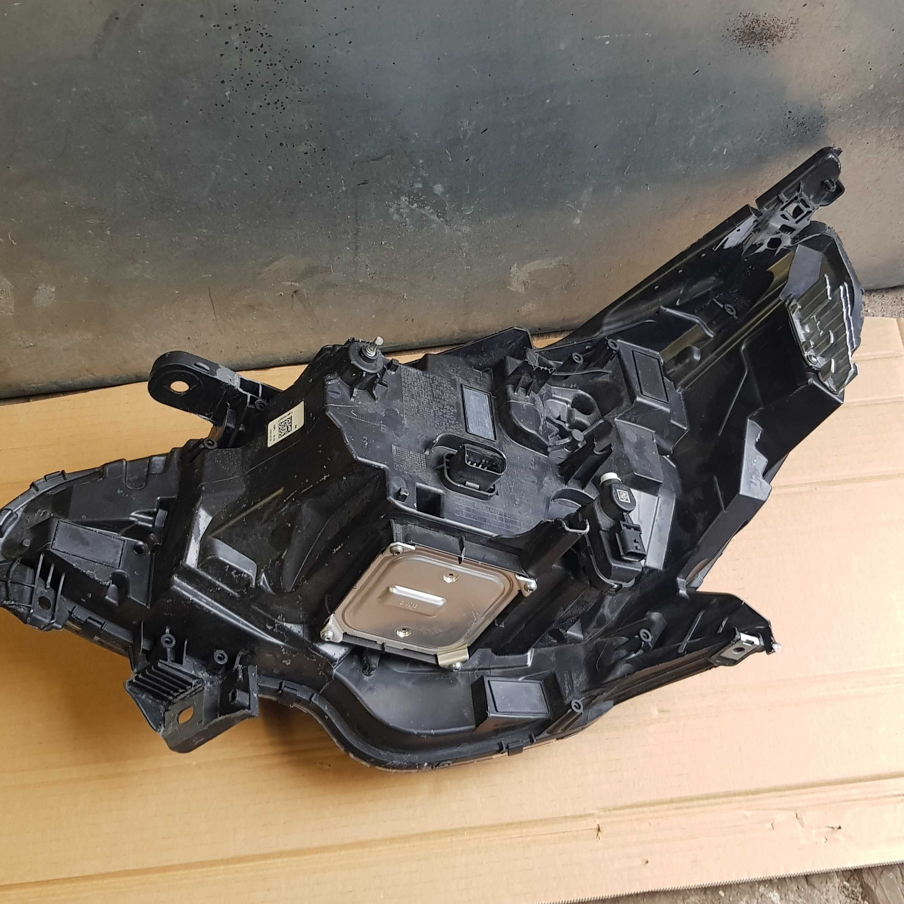 lampa przód Renault Clio 5 fulled