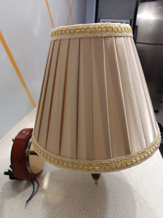 Светильник-люстра,на стену.