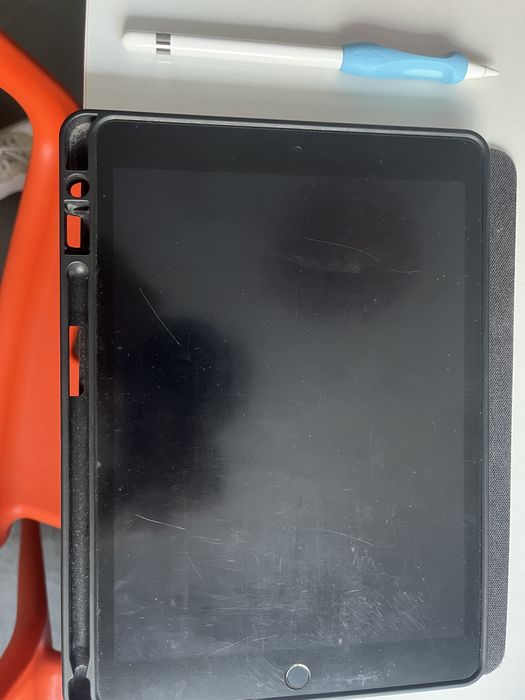 iPad 9th Generation 256GB + Apple Pencil + Case64354203540482120