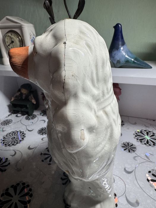 Антикварна статуетка собаки