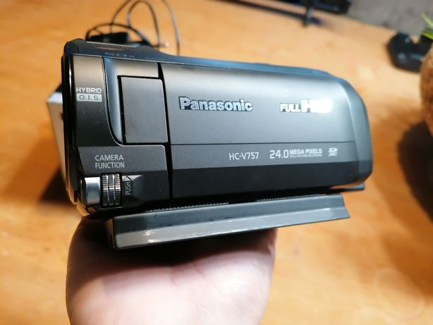 Kamera Panasonic HC - V757 full HD nowa z kartą 32gb