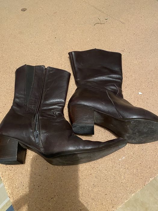 Botas castanhas de cano curto n36