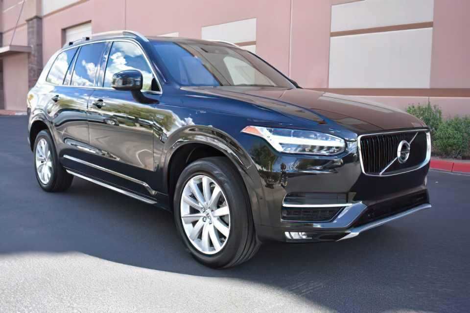 2018 Volvo XC90 T5 Momentum 7-Passenger