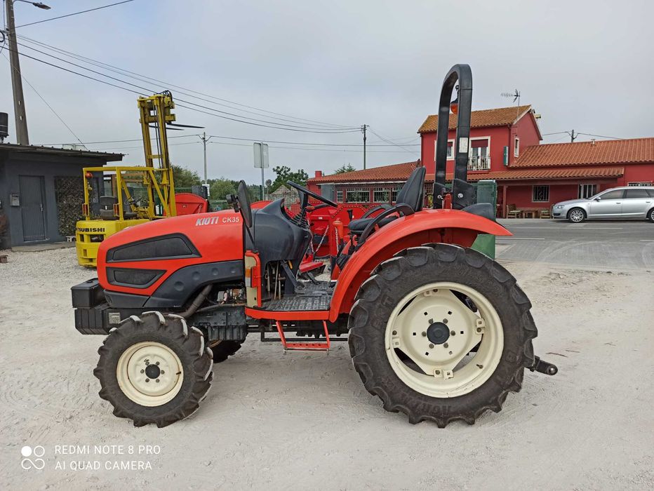 Tractor/Trator Kioti CK35  Arco