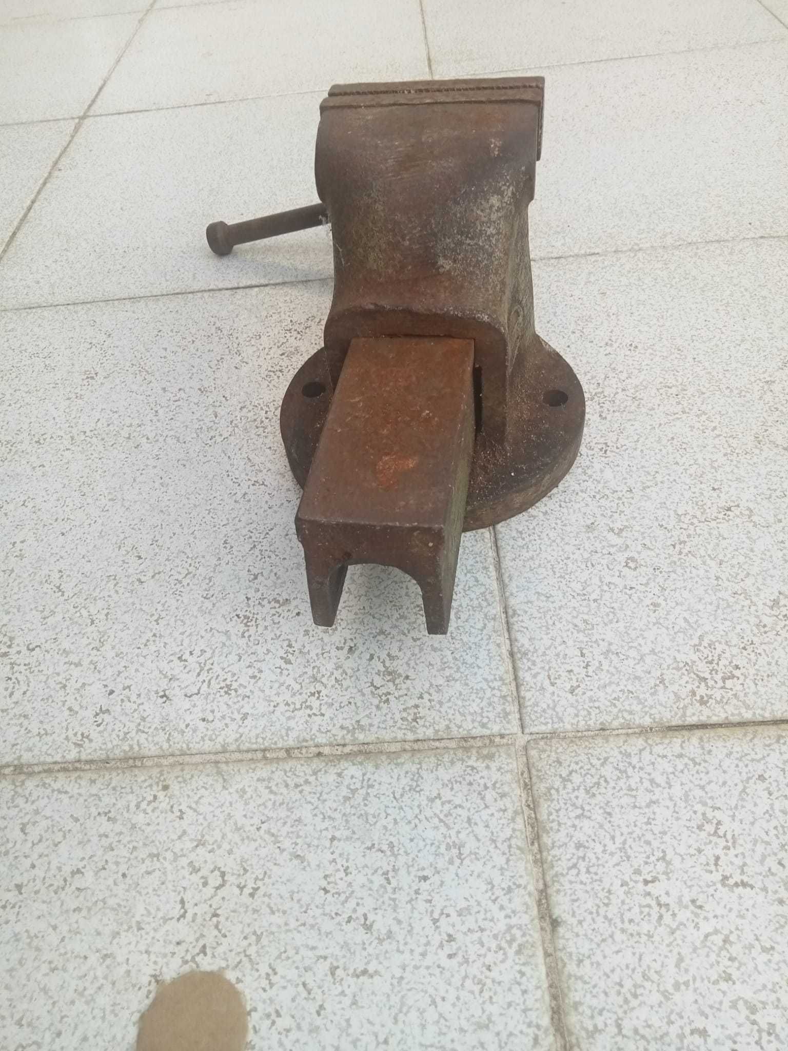 torno de bancada OLIVA