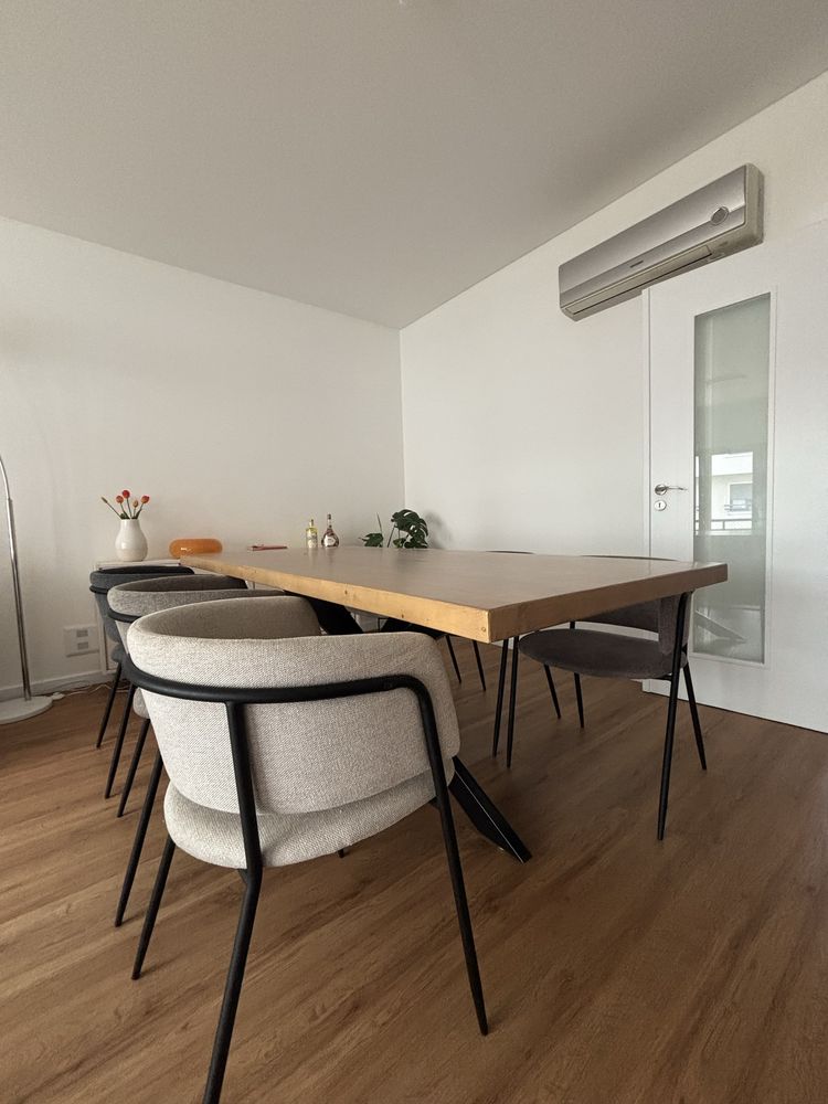 Mesa de sala de jantar - 2 metros