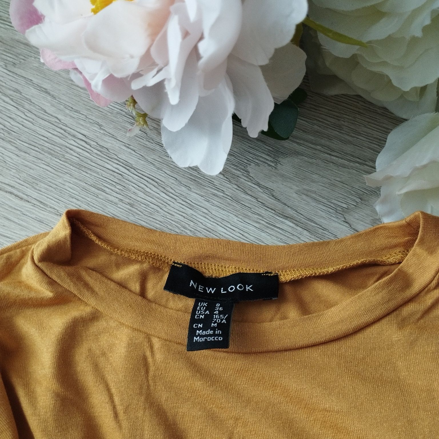 Bluzka damska New Look musztardowa z falbankami – hit na wiosnę/lato!