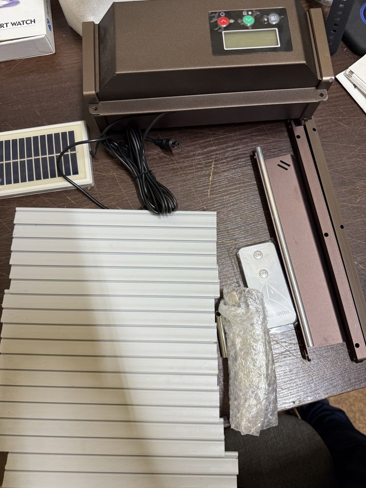 automatyczne drzwi do kurnika, solar, czujnik światła