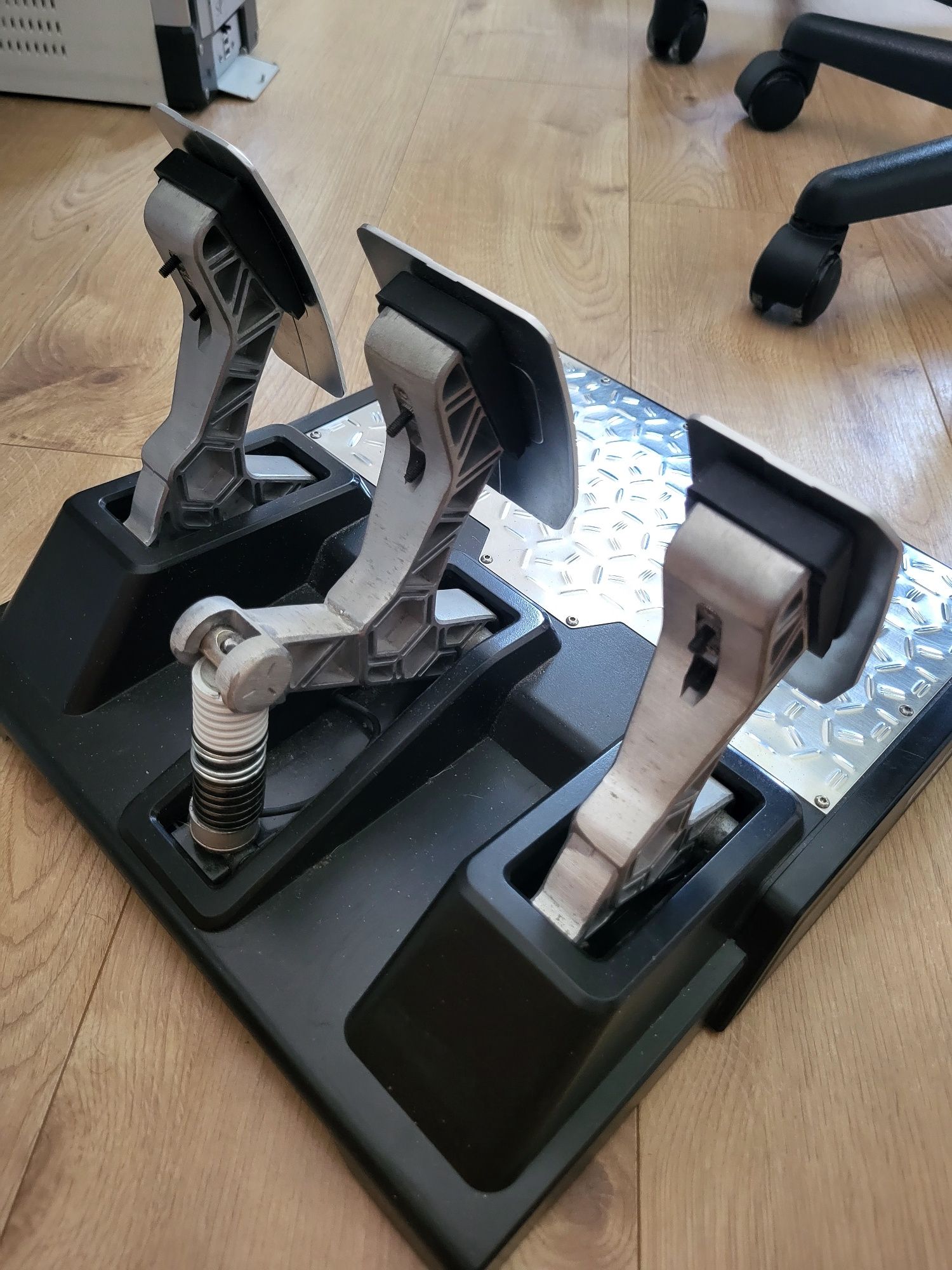 kierownica Thrustmaster T300 + T-LCM + nakładka - zestaw simracing