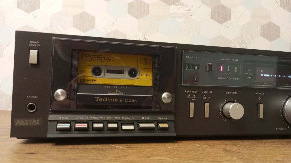 Magnetofon kasetowy Technics M 225 stan bardzo dobry