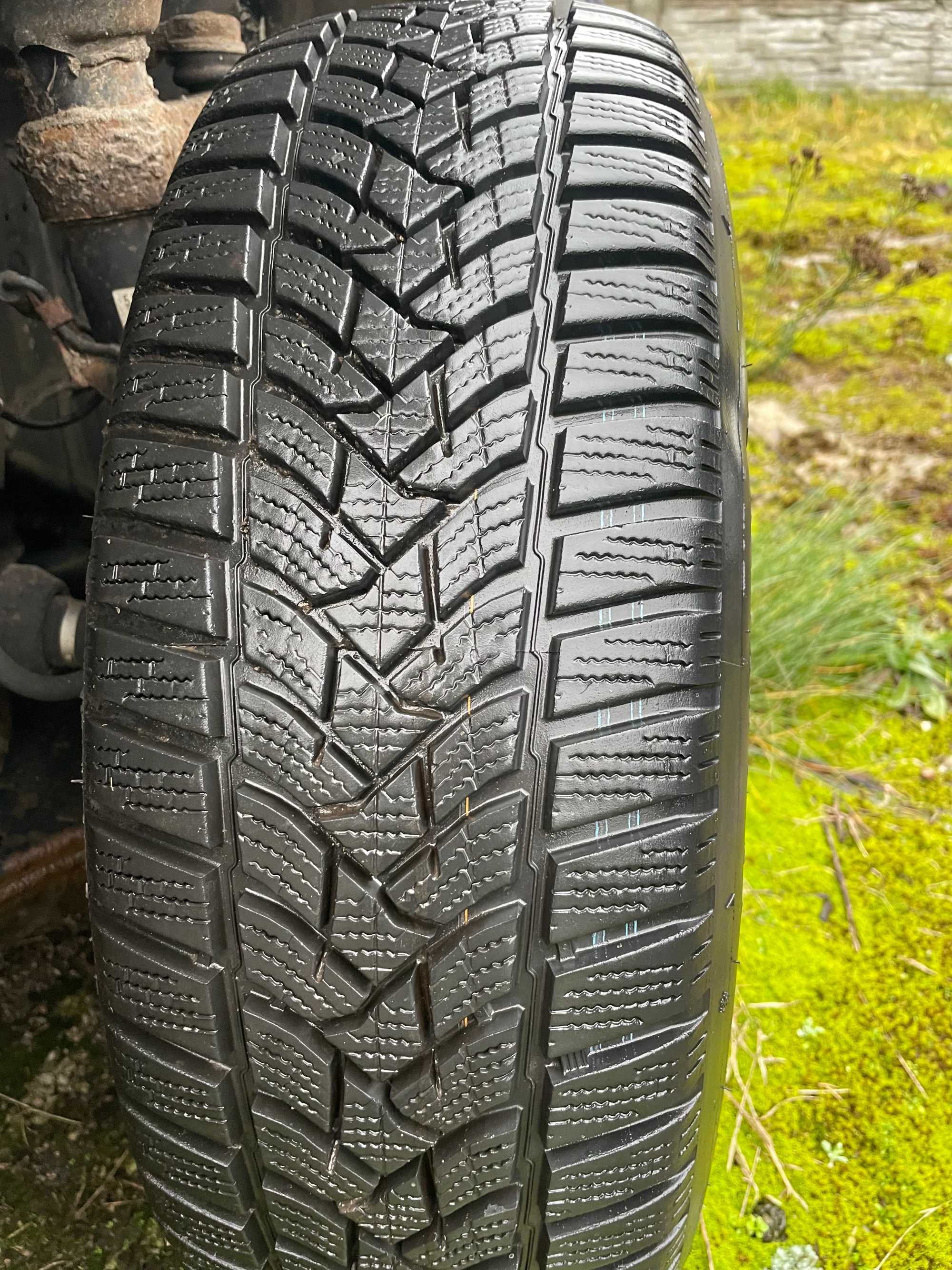 OPONY Zimowe Firmy Dunlop 195/65 R15 stan bdb 9mm 4szt