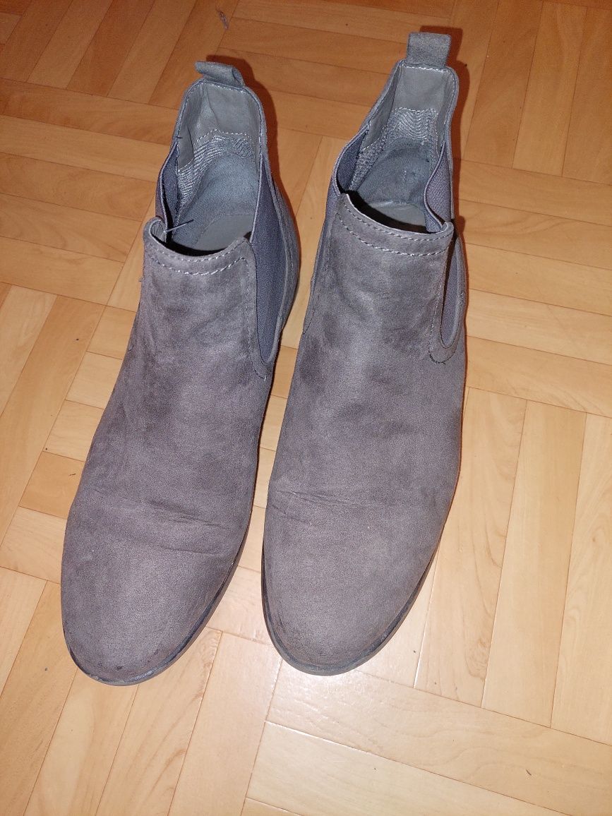 Buty zamszowe rozm 40