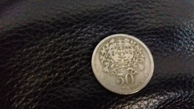 Moeda 50 centavos e 1 Escudo