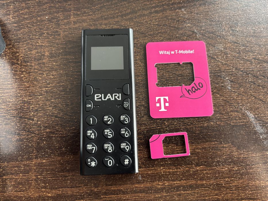 Telwfon Elari NanoPhone C
