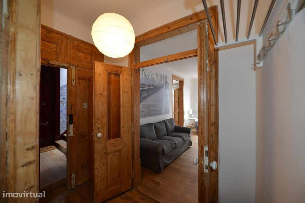 Quarto - localizado em Santa Apolónia Lisbon