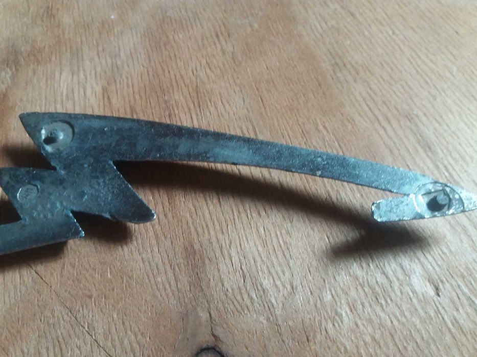 шильдик заднего капота Москвич