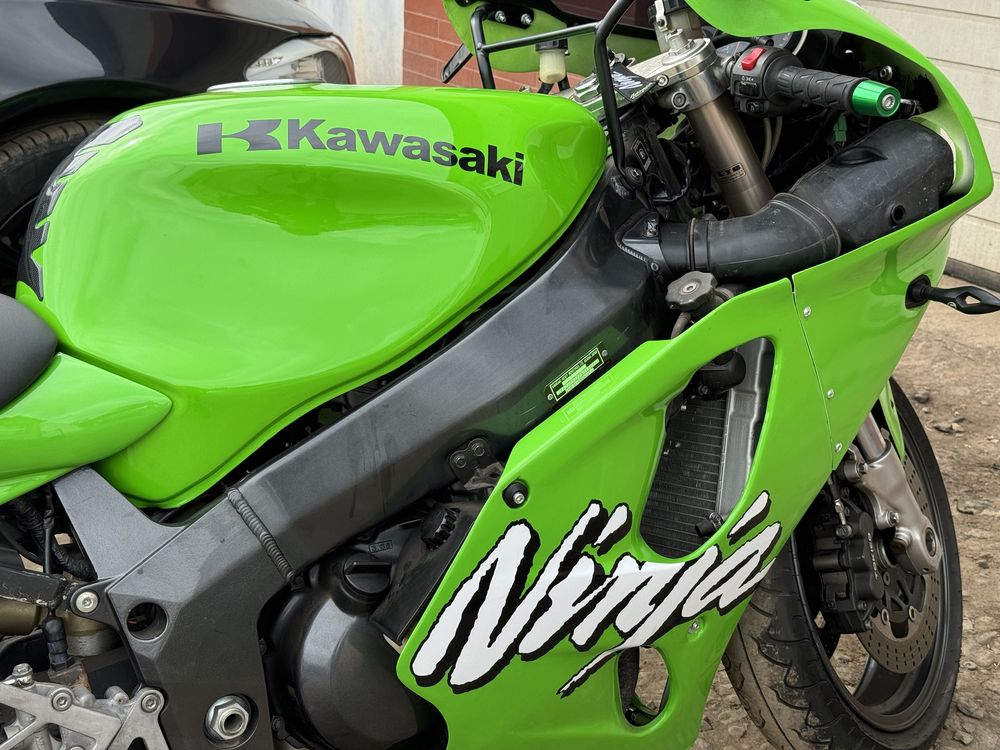 Kawasaki ZX-7R 750 Ninja ZX7R ZX750
