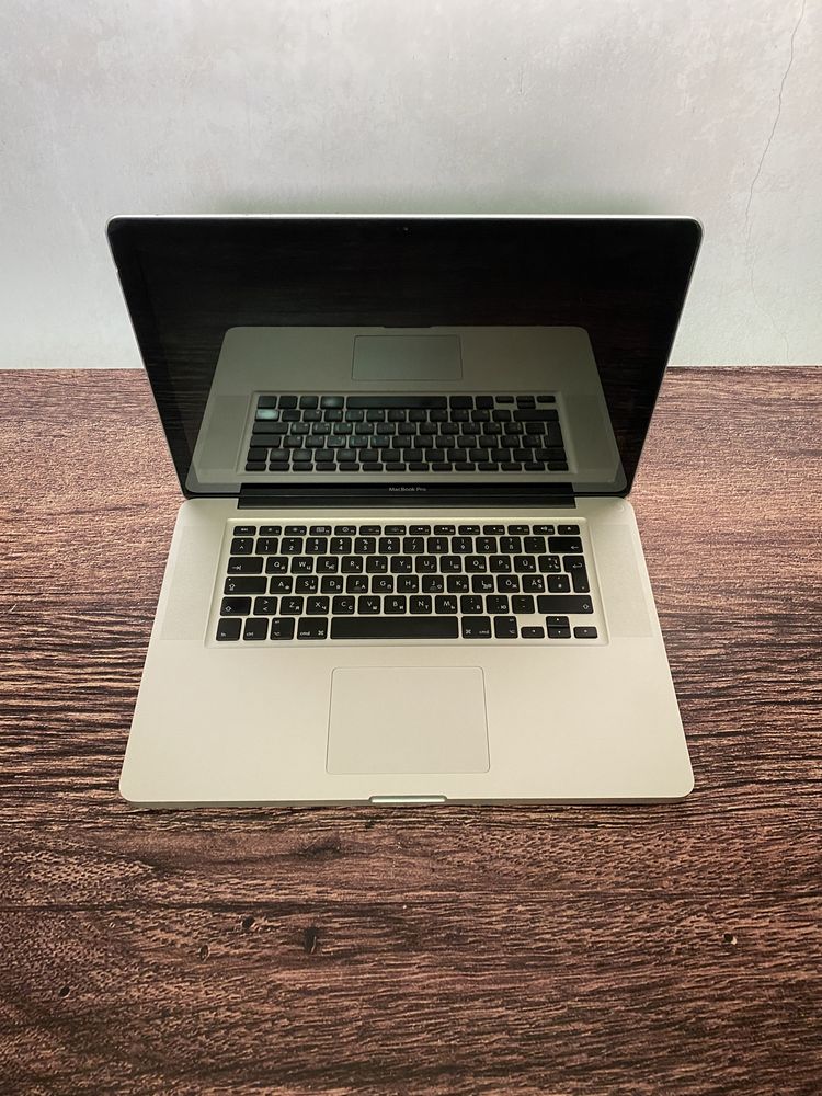 Apple MacBook Pro 15, 2011, core-i7,озу-8gb,ssd-240gb