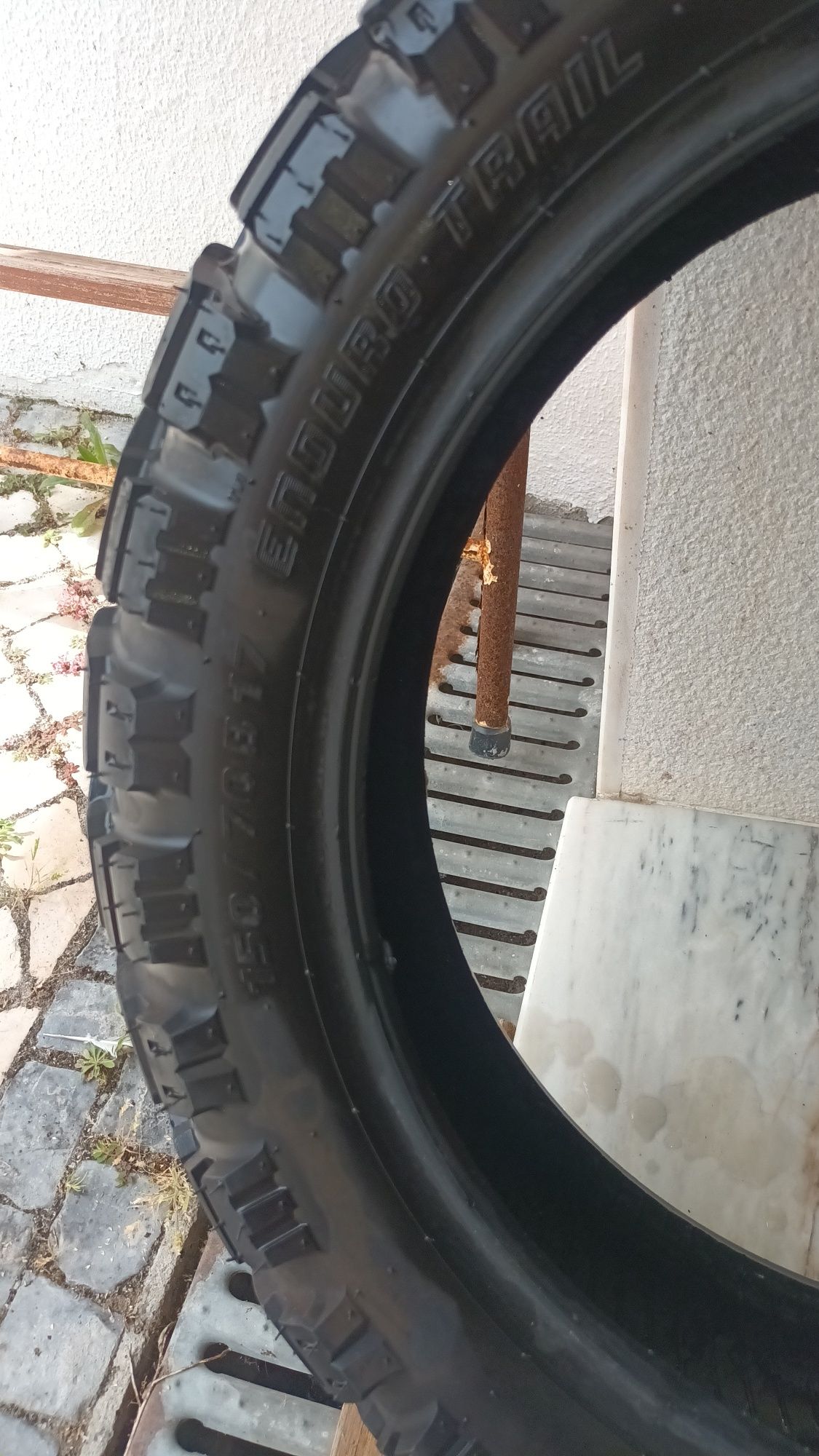 Vendo Pneus MITAS enduro trail 110/80/19 e 150/70/17.