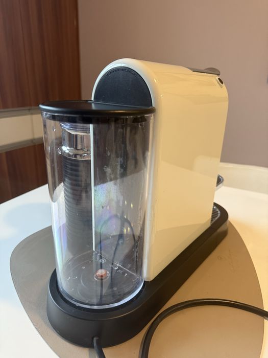 Ekspres Nespresso + kapsułki, oryginalne dodatki