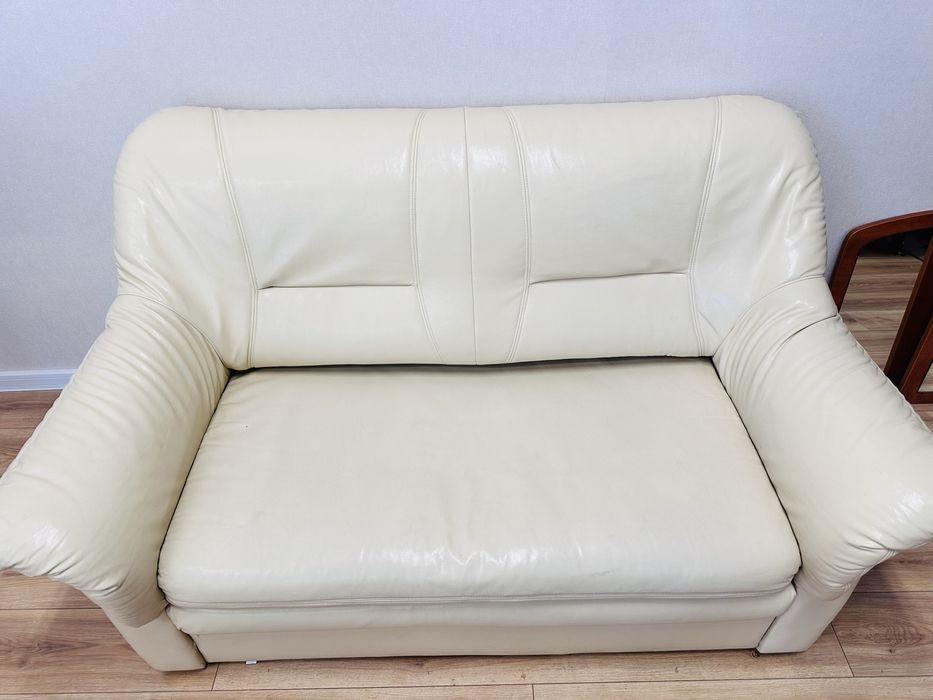 Zadbane kanapy rozkladane - 5 sztuk :)