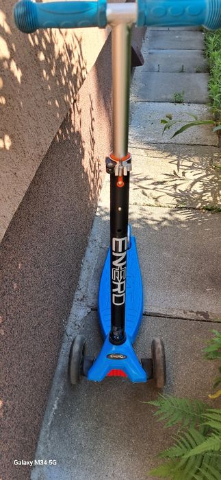 Hulajnoga enero trójkołowa