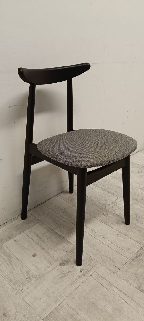 krzesło krzesła Finn A–1609 jak hałas design PRL do salonu