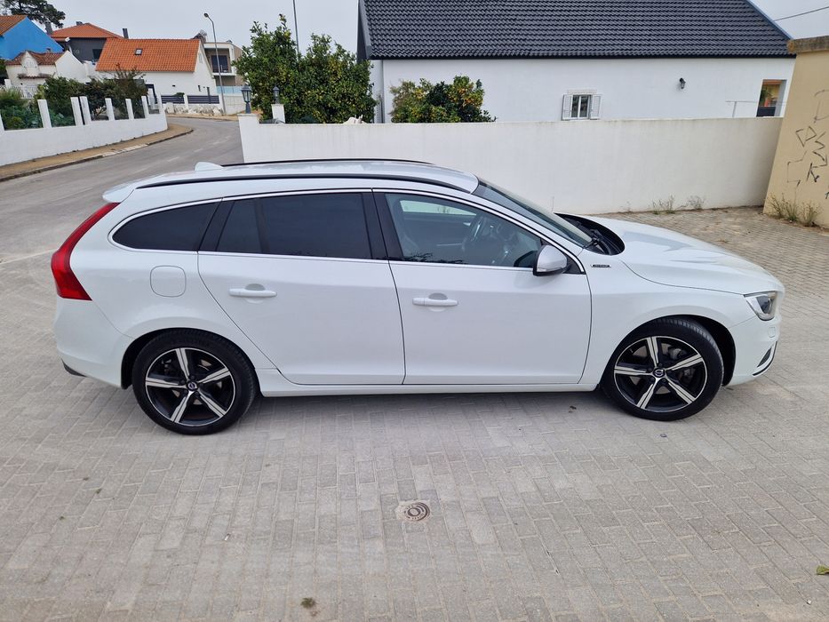 Volvo V60 D6 hibrido plug-in Nacional