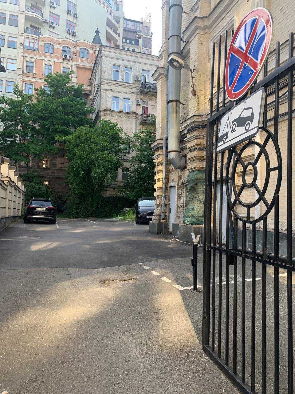 Бульвар Шевченка/Чикаленка (Пушкінська) під офіс 1 поверх окремий вхід