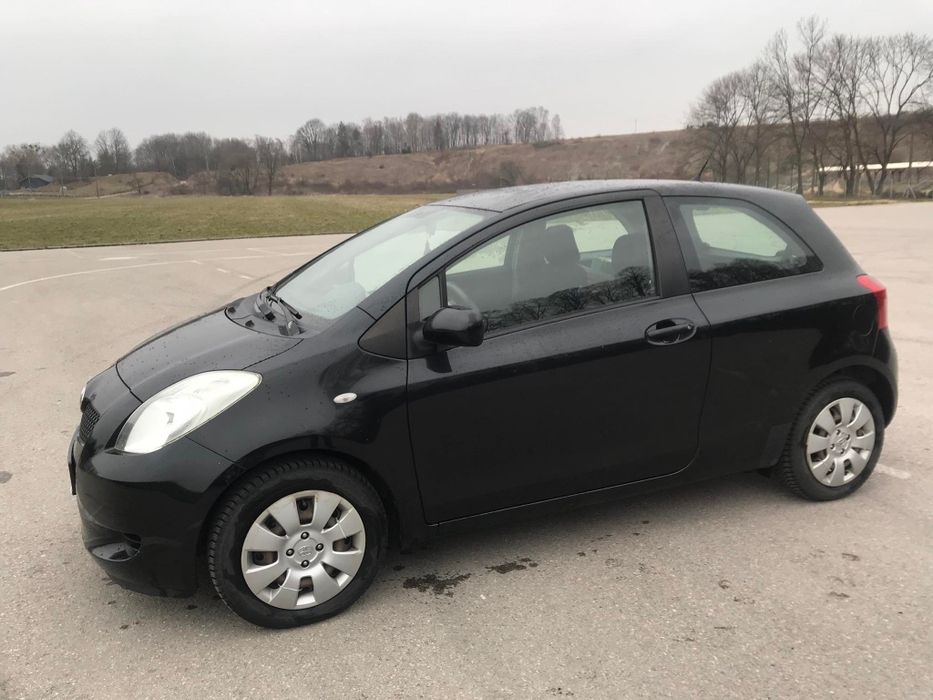 Samochód osobowy Toyota Yaris 2006 1.0