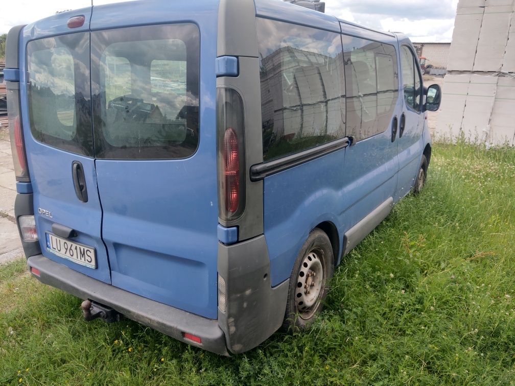 Opel Vivaro 2,5 9 osobowy