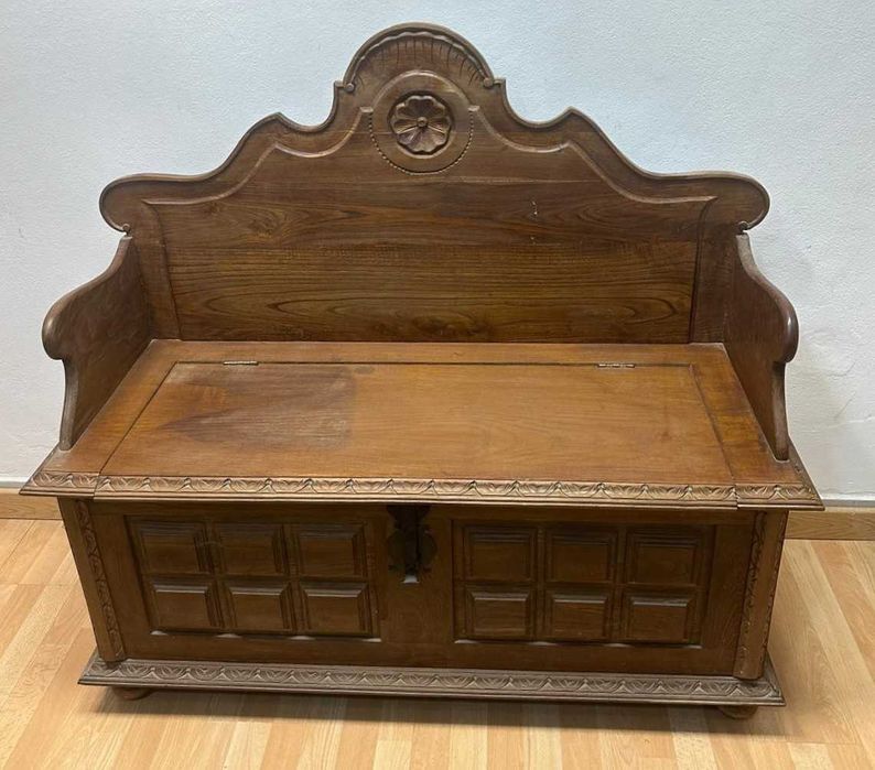 Banco antigo com arrumação, arca ou baú  120 cm comprimento
